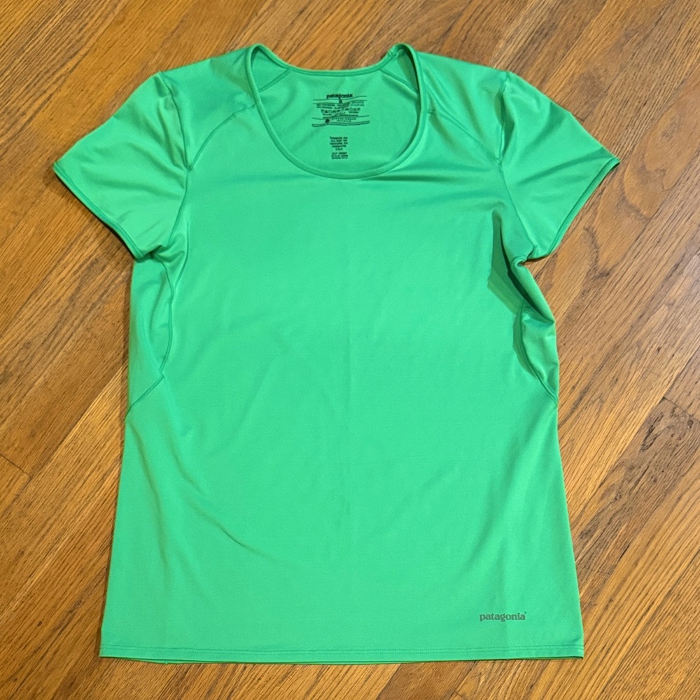 Patagonia active top size medium